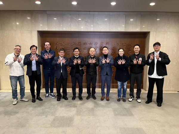 无论是球场